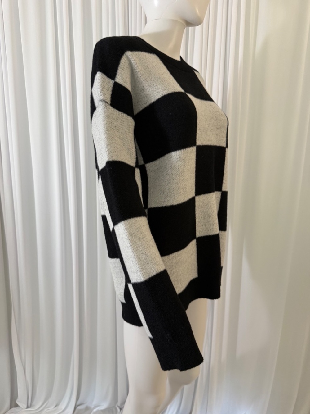 Moa Moa Black White Checkered Oversized Modern Soft Sweater Size L NWOT - Picture 3 of 16